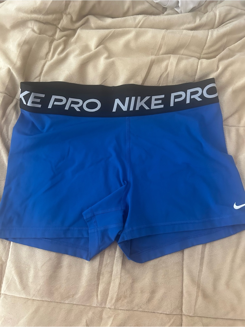 Women’s Nike Compression Shorts Bundle-Blue, Neon Yellow, Peach, Red, Army Green - Picture 2 of 6